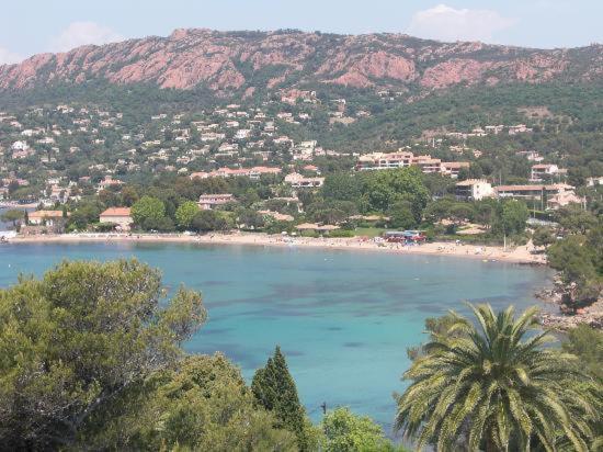 Villa Studio Renove Avec Terrasse St Raphael Saint-Raphaël Exterior foto